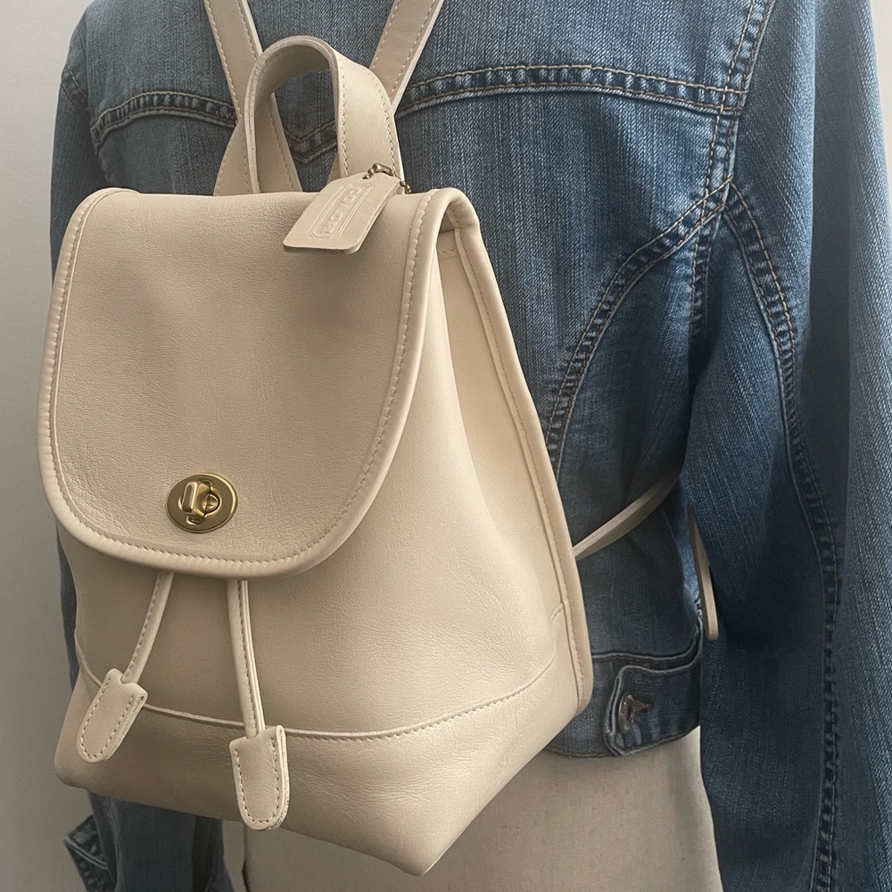 Vintage COACH Daypack 9960, Bone